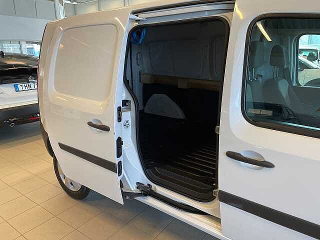 Nissan NV250