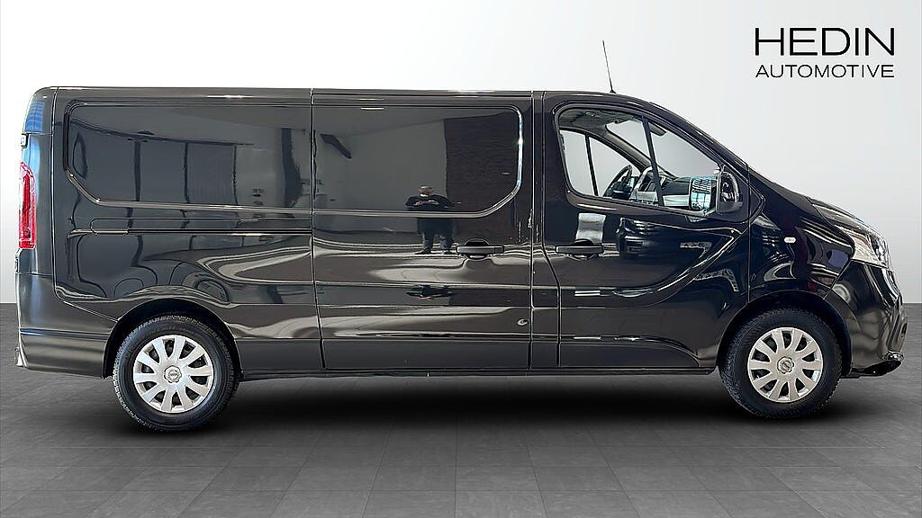 Nissan NV300