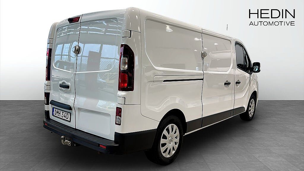 Nissan NV300