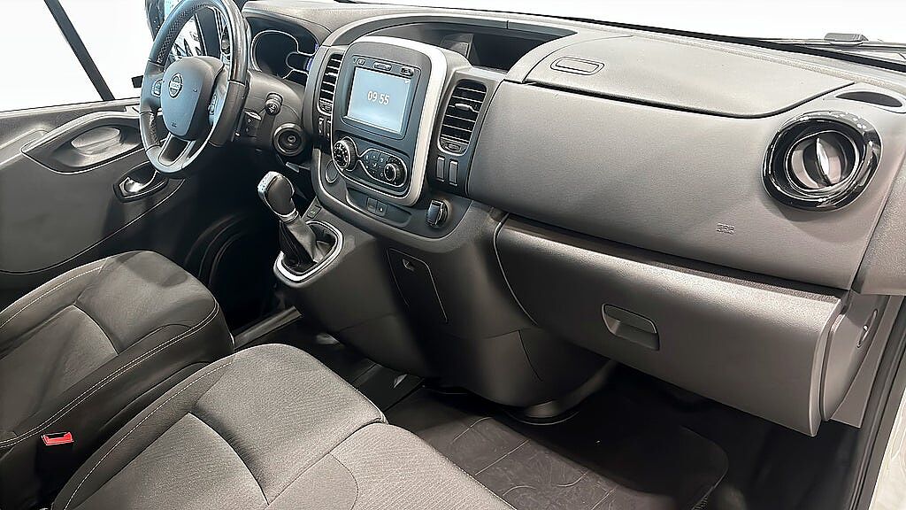 Nissan NV300