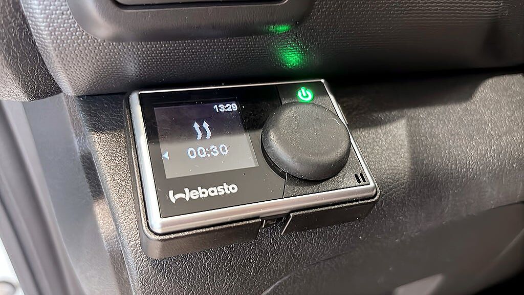 Nissan NV300
