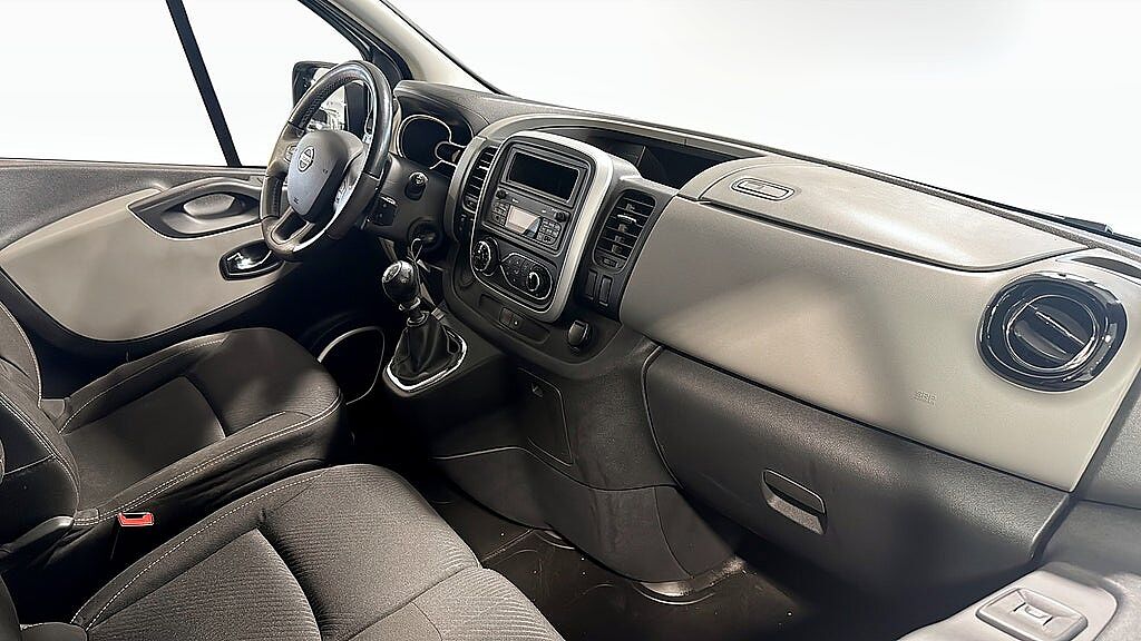 Nissan NV300