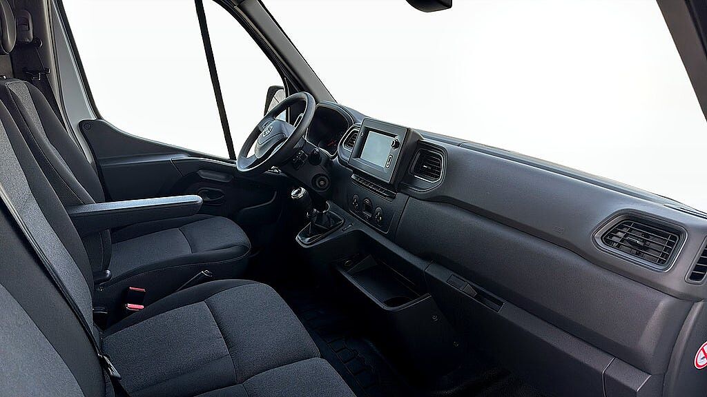 Nissan nv400