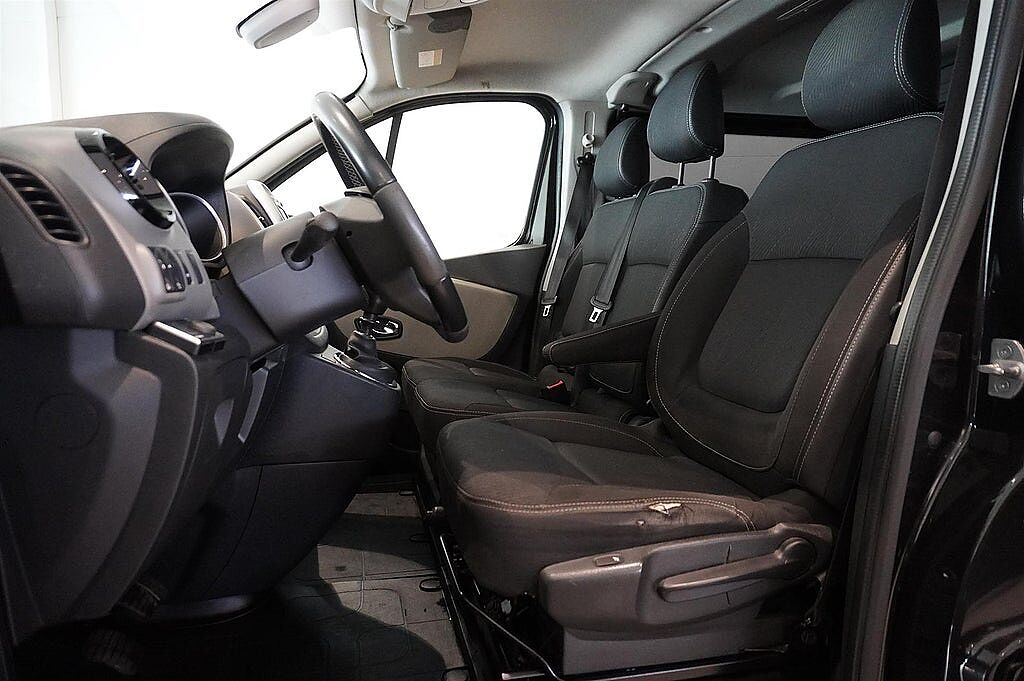Nissan NV300