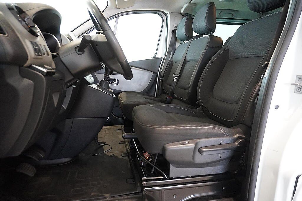 Nissan NV300