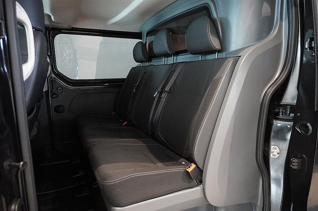 Nissan NV300
