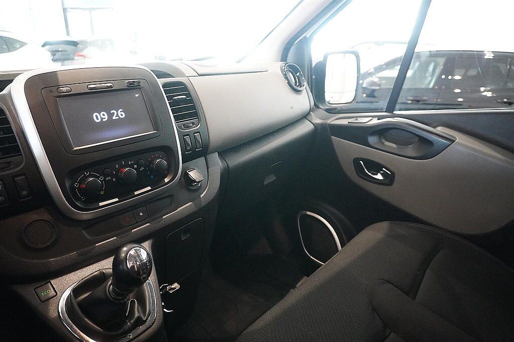 Nissan NV300