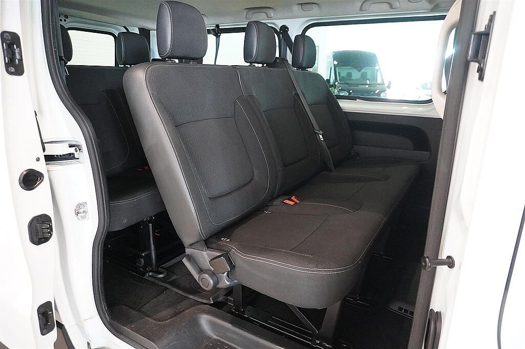Nissan NV300