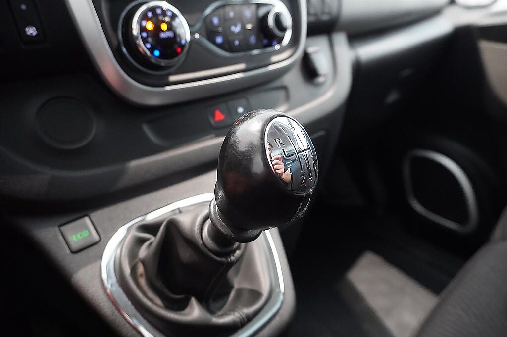 Nissan NV300