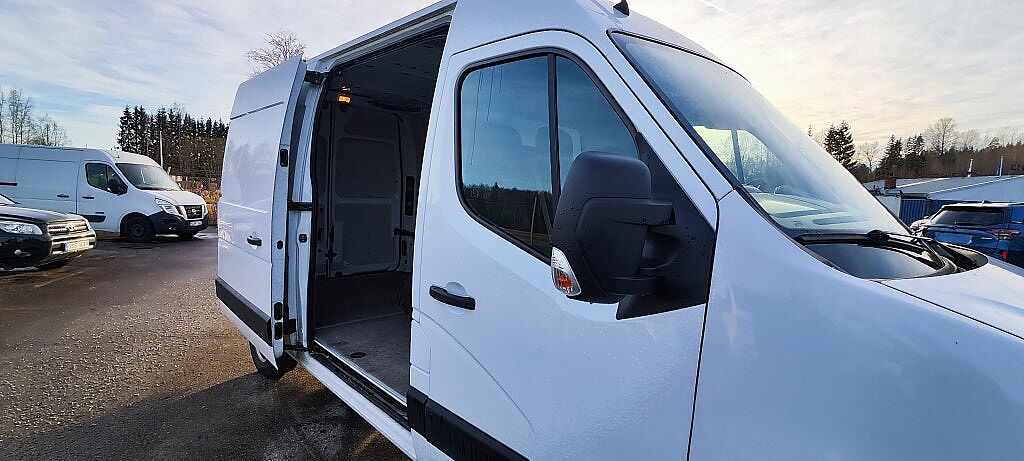 Nissan NV400 199.500:- ex moms