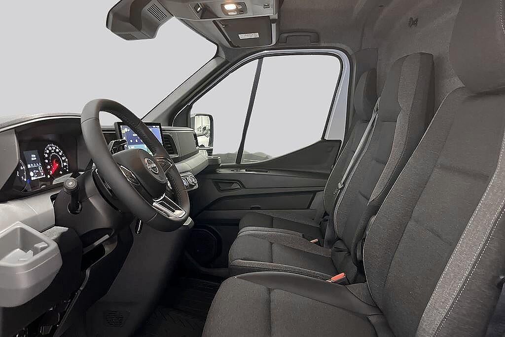 Nissan Interstar